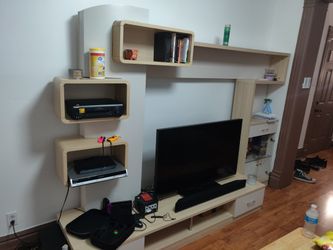 TV Stand Entertainment Unit Center. Excellent Piece And Plenty Of Storage 