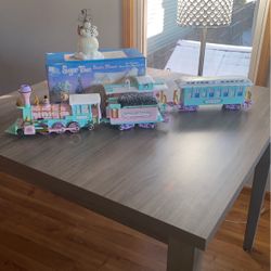 Precious Moment THEHISTORY OF SUGAR TOWN Seven Piece Set , Sugartown Express Train & and musical snowman