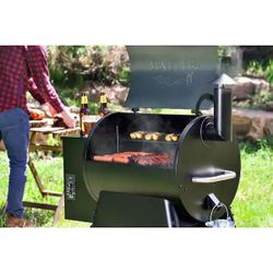 Traeger Pro 22 Wood Pellet Grill and Smoker in Bronze | SaleSumo INSANE DEAL (FIRM)
