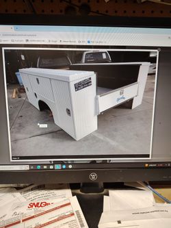 8' Utility bed in Great Condition