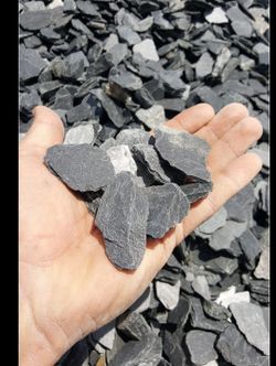 Large Black Slate Chips