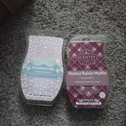 2 Scentsy Bricks - Frosted Petals and Walnut  Raisin Muffin 