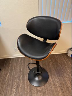 Bar stool