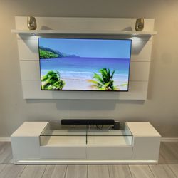 Modern TV + Floating Entertainment Center – 