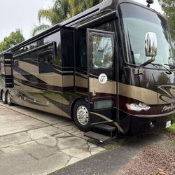 Tiffin Allegro Bus Solar 