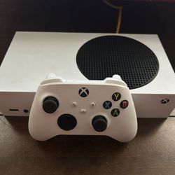 Xbox Series S Bundle