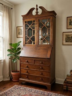 Vintage Chippendale Style Secretary Desk & Glass Bookcase Hutch  ( delivery available)