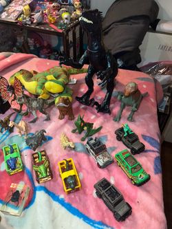 Jurassic Park Dinosaur Figures and Die-Cast Cars Lot