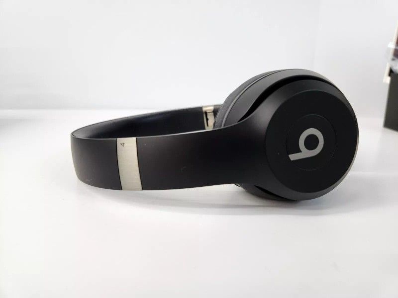 Beats Solo 4
