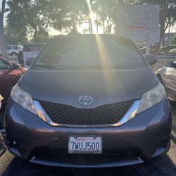 2012 Toyota Sienna