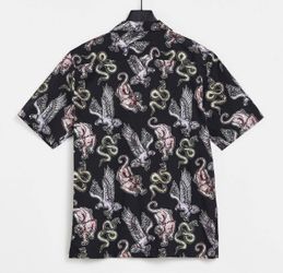 Twisted Tailor Short Sleeve Shirt In Black with Animal Print 