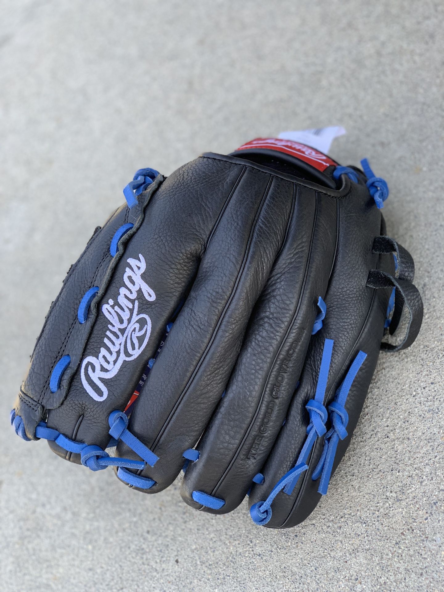 Rawlings 12.5” Baseball/ Softball Glove, Right Hand Throw