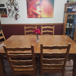 Kitchen Table And 6 Chairs