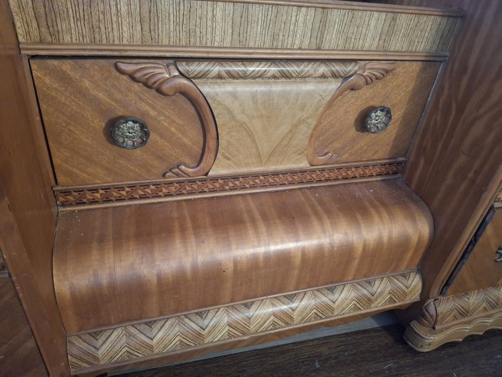 Beautiful Vintge ART DECO vanity 1930's