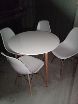Beautiful Full Set Table and 4 Chairs
