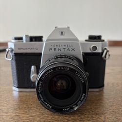 Vintage Pentax 35 mm Spotmatic SP II