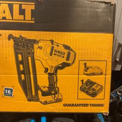 20 V Max Xr 16 Gauge Electric Cordless Angled, Finishing Nailer Kit