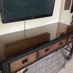 HEAVY DUTY WOOD AND METAL DESK/TV STAND 