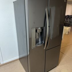 LG Refrigerator (1 Month Warranty)