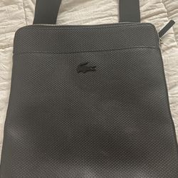 Lacoste men’s Chantaco Leather Shoulder Bag
