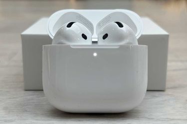 *Sealed*Airpod 4