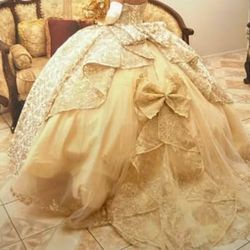 Quinceñera dress
