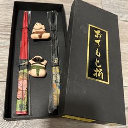 New Vintage Japanese Chopsticks & Handmade Ceramic Sumo Wrestler Rest 2 Pair Set New