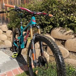 Full Suspension Mountain Bike