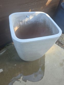 BIG POT WHITE CERMIC GLENDORA