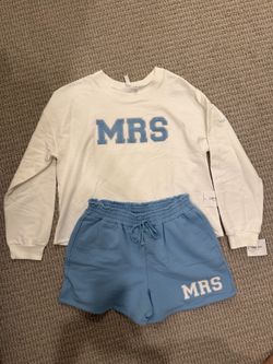 David’s Bridal MRS Lounge Set Medium