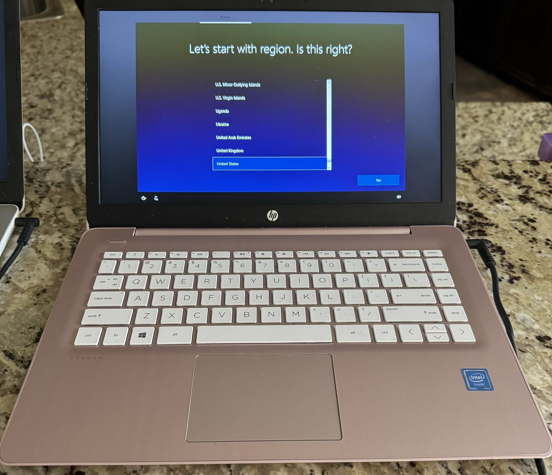 HP Laptop - Pink