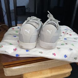 Pumas Size9 W