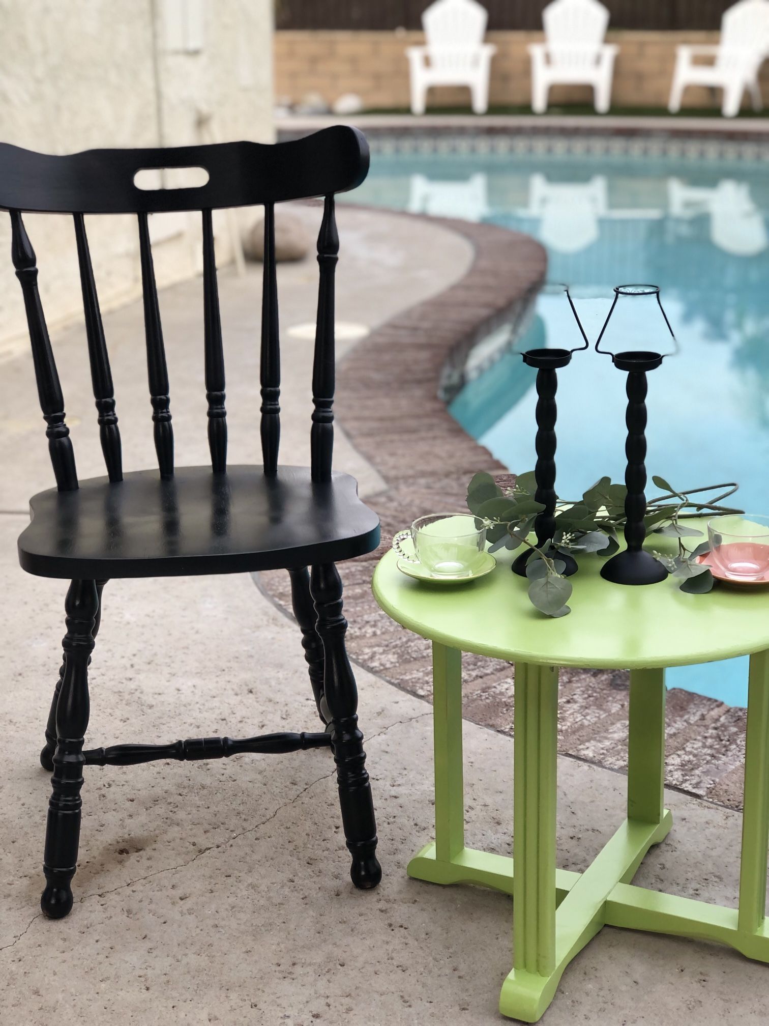 Adorable Patio Set For Summer!