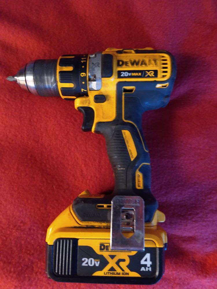 DeWalt 20-Volt MAX XR Lithium Ion Cordless Drill With Battery