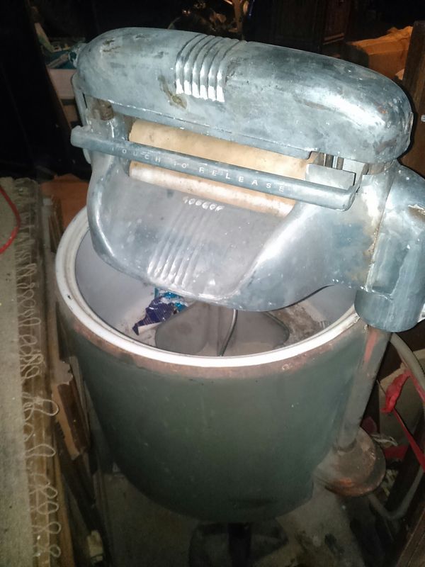Antique washing machine. "ringer style" 300 obo for Sale in Vancouver