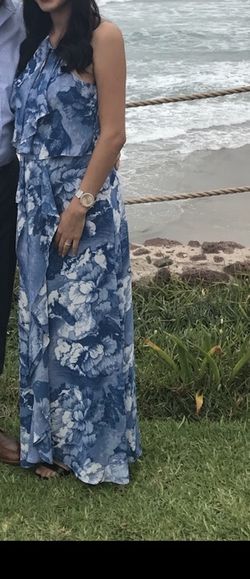 Women’s dress size small