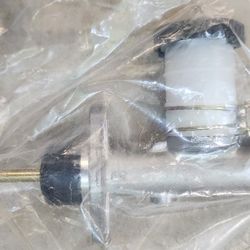 Brake Master Cylinder For  1969 To 1972 Datsun Pick Up