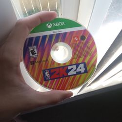 Just comes with the desk good condition