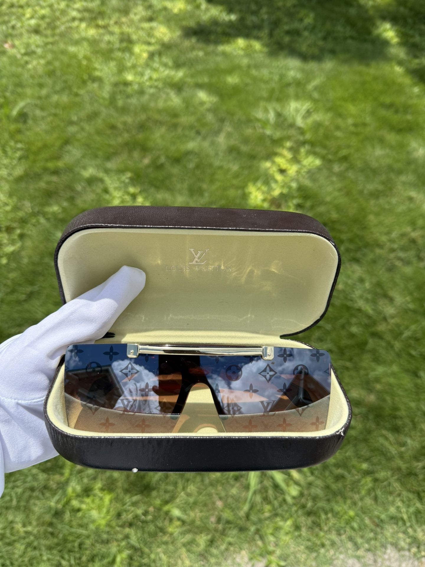 Designer Glasses (L V)