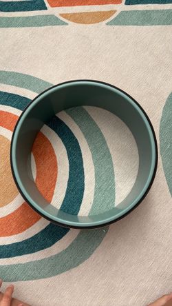 Jessica Simpson yoga wheel