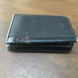 Tumi Alpha SLG Gusseted Card Case Window Wallet Black pre owned