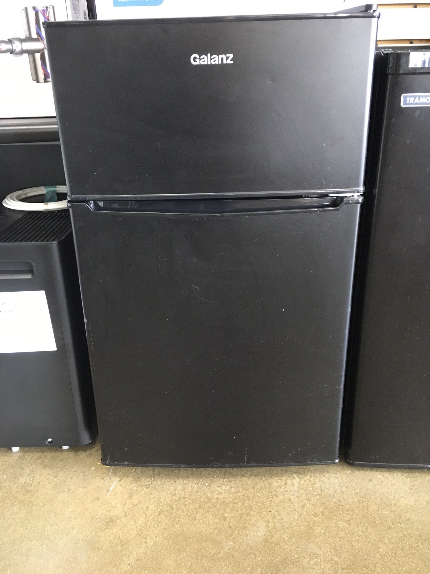  Galanz Mini Fridge/Freezer