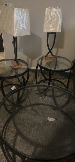 3 tables/ 2 lamps