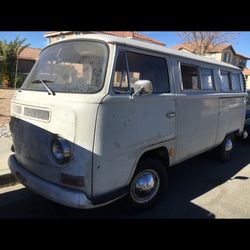 1968 Volkswagen Bus 