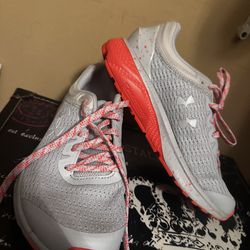 Under Armour For Kids Size 5.5