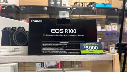Canon R100 with 2 lens kit