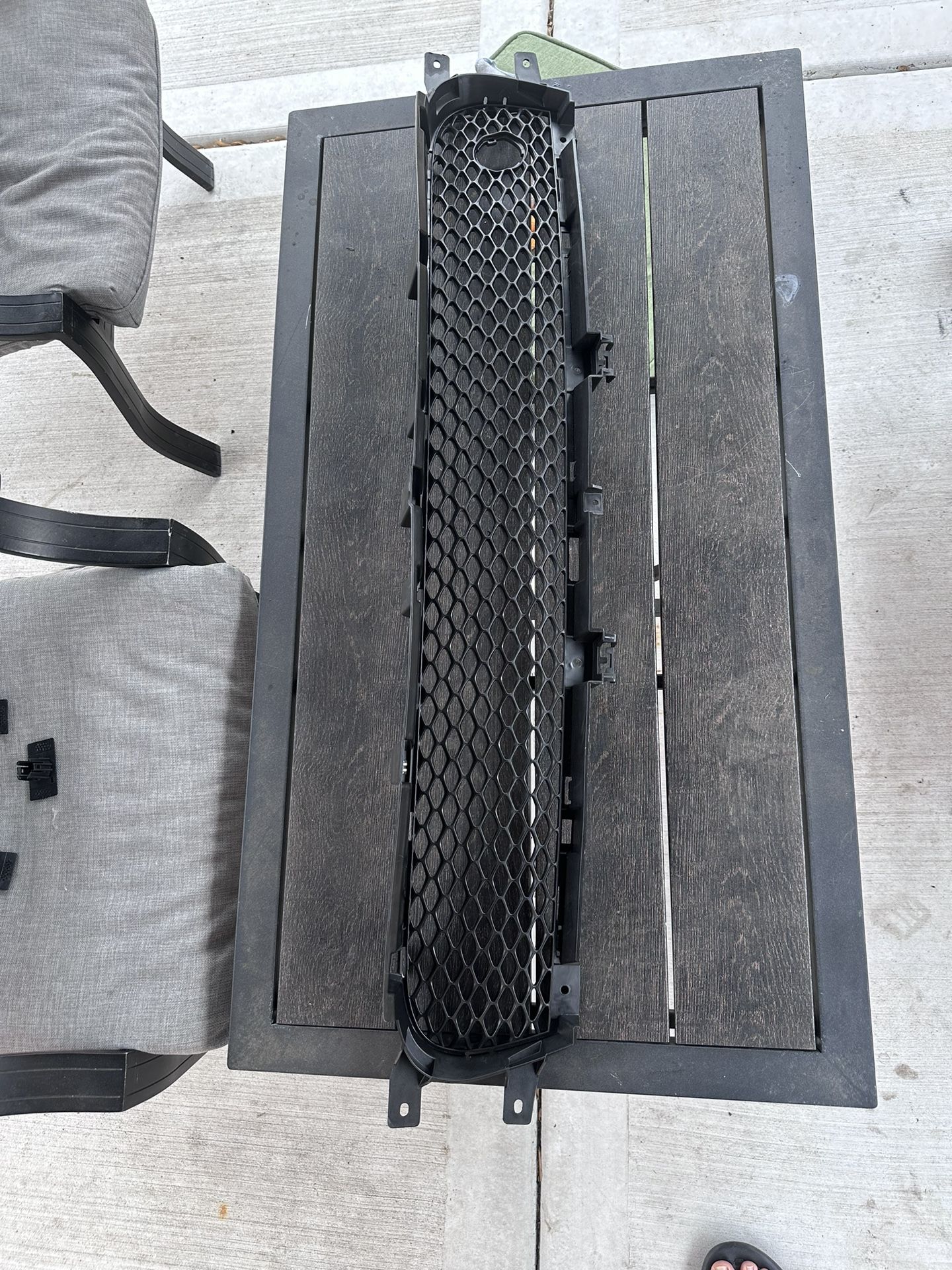 Jeep Grand Cherokee Bottom Front Grill W/O ACC
