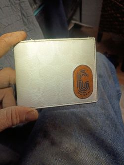 Coach wallet in relatively good condition