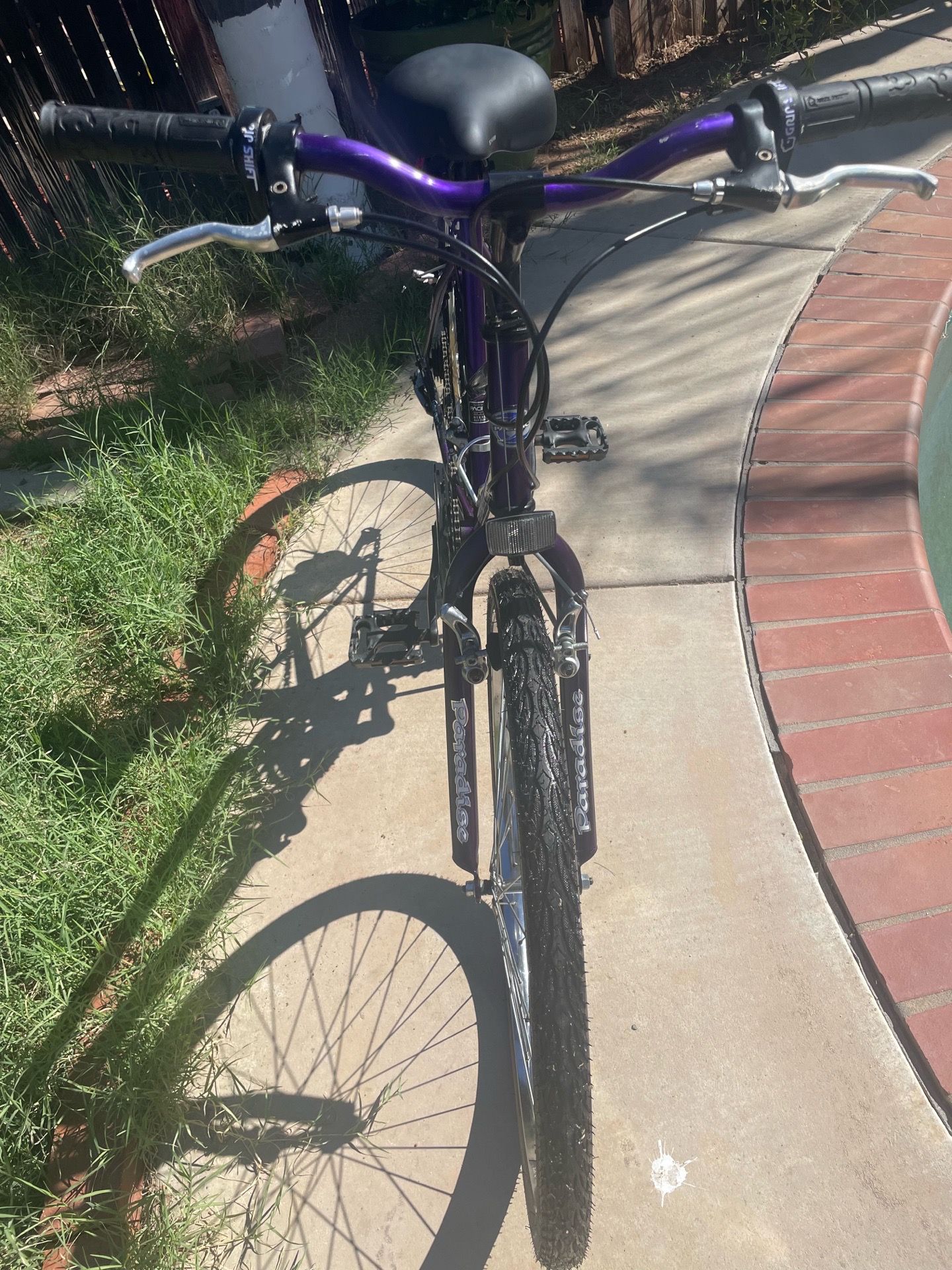 Ladies or girls bycecle for sale 50:00 dollars firm price tires 26 inches
