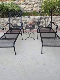 Vintage Wrought Iron Chaise Lounge Chairs With Side Table